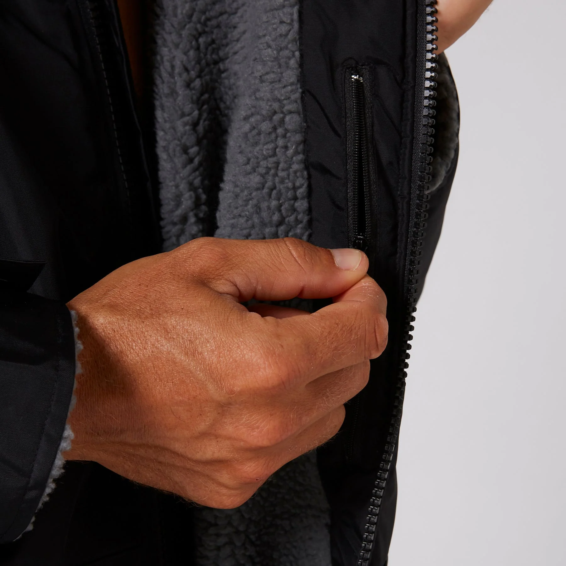 Super Storm Waterproof Poncho - Image 11